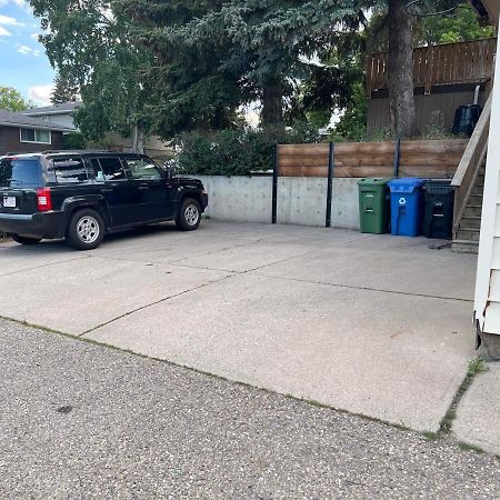 YYC Cozy Basement Suite-溫馨小屋 Designated Parking מראה חיצוני תמונה