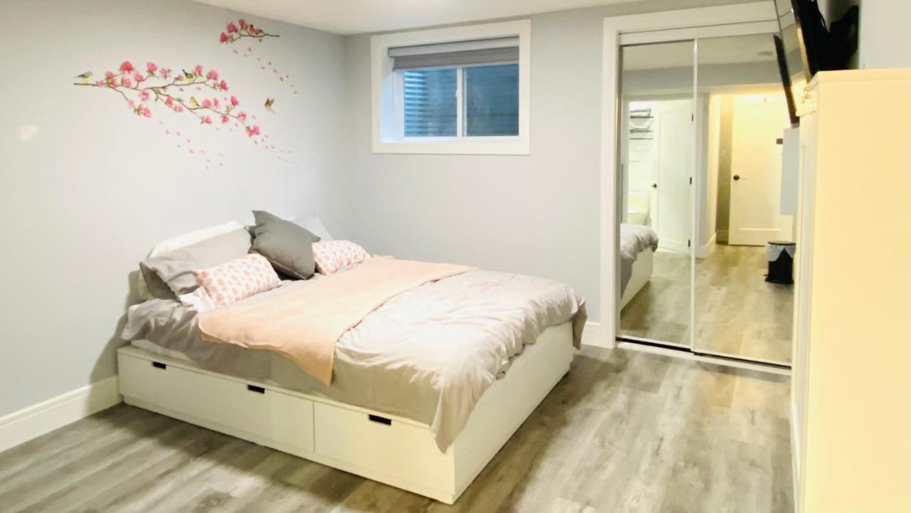 YYC Cozy Basement Suite-溫馨小屋 Designated Parking מראה חיצוני תמונה