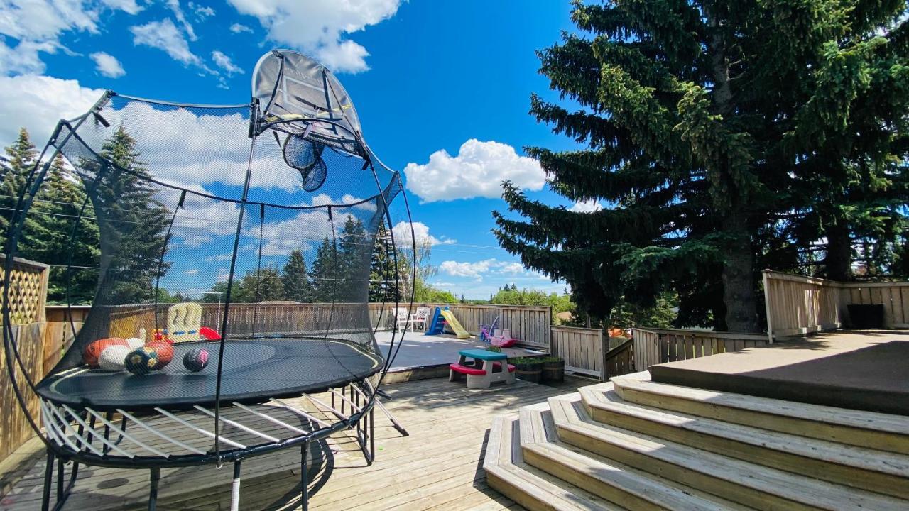 YYC Cozy Basement Suite-溫馨小屋 Designated Parking מראה חיצוני תמונה