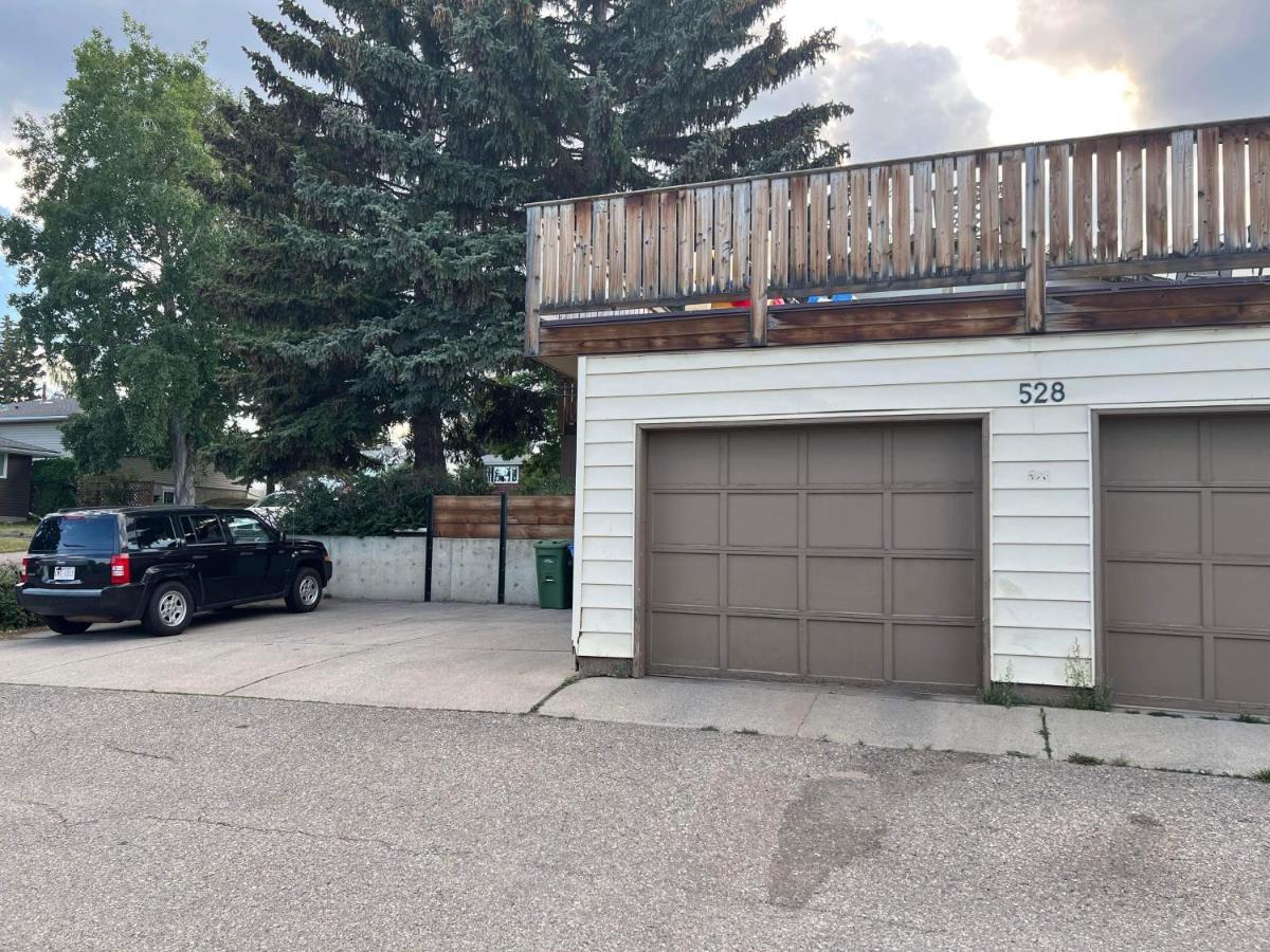 YYC Cozy Basement Suite-溫馨小屋 Designated Parking מראה חיצוני תמונה