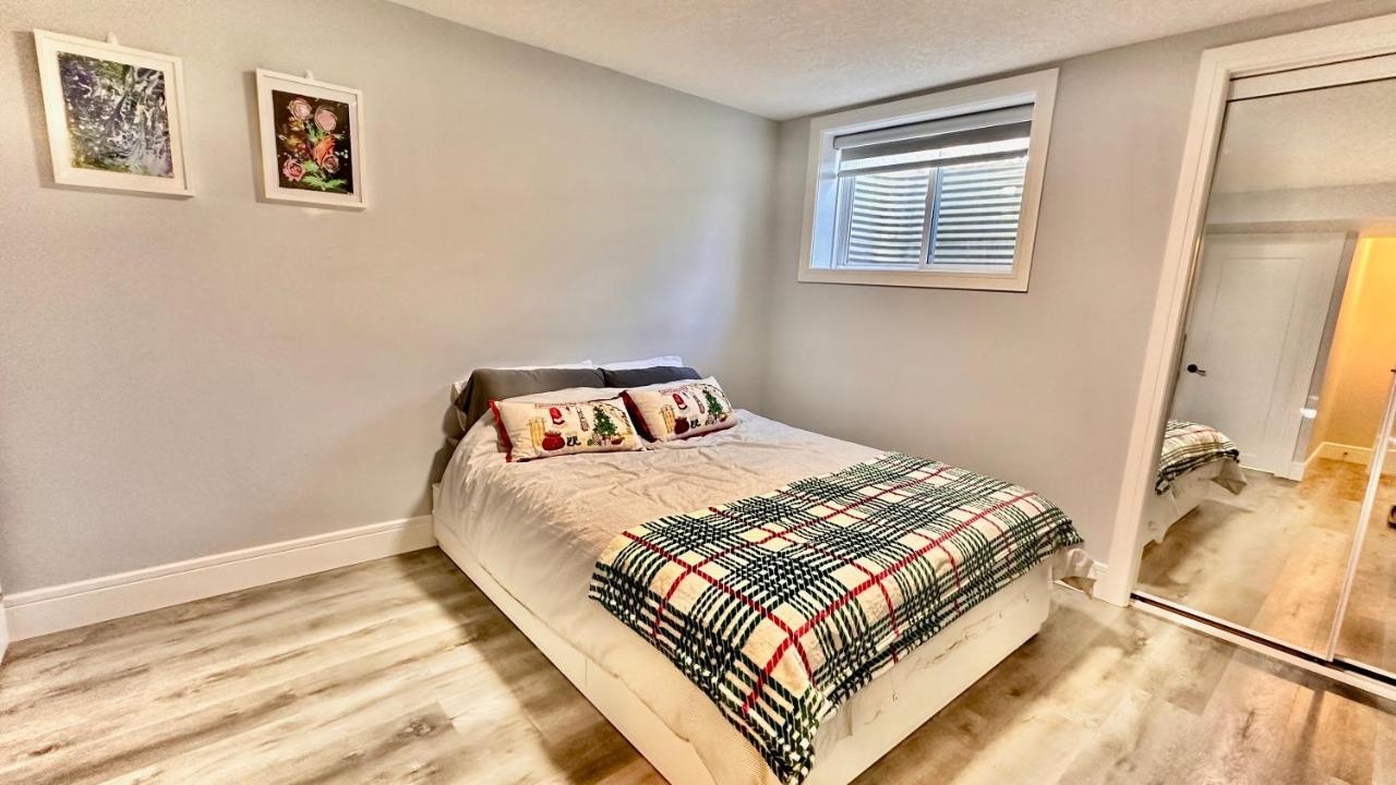 YYC Cozy Basement Suite-溫馨小屋 Designated Parking מראה חיצוני תמונה